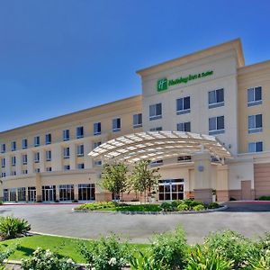 Holiday Inn & Suites Bakersfield, An Ihg Hotel